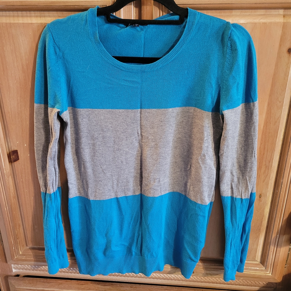 GAP Blue and Black Knit Top